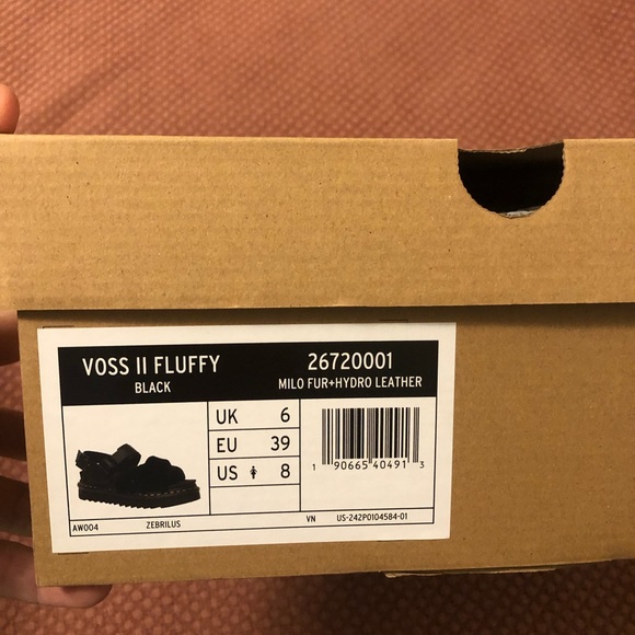 Dr Martens Voss II fluffy sandals new in box - Picture 16 of 16